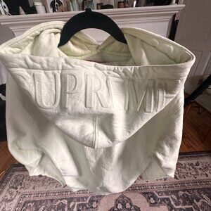 Supreme - FW17 Embossed Lime Green Hoodie